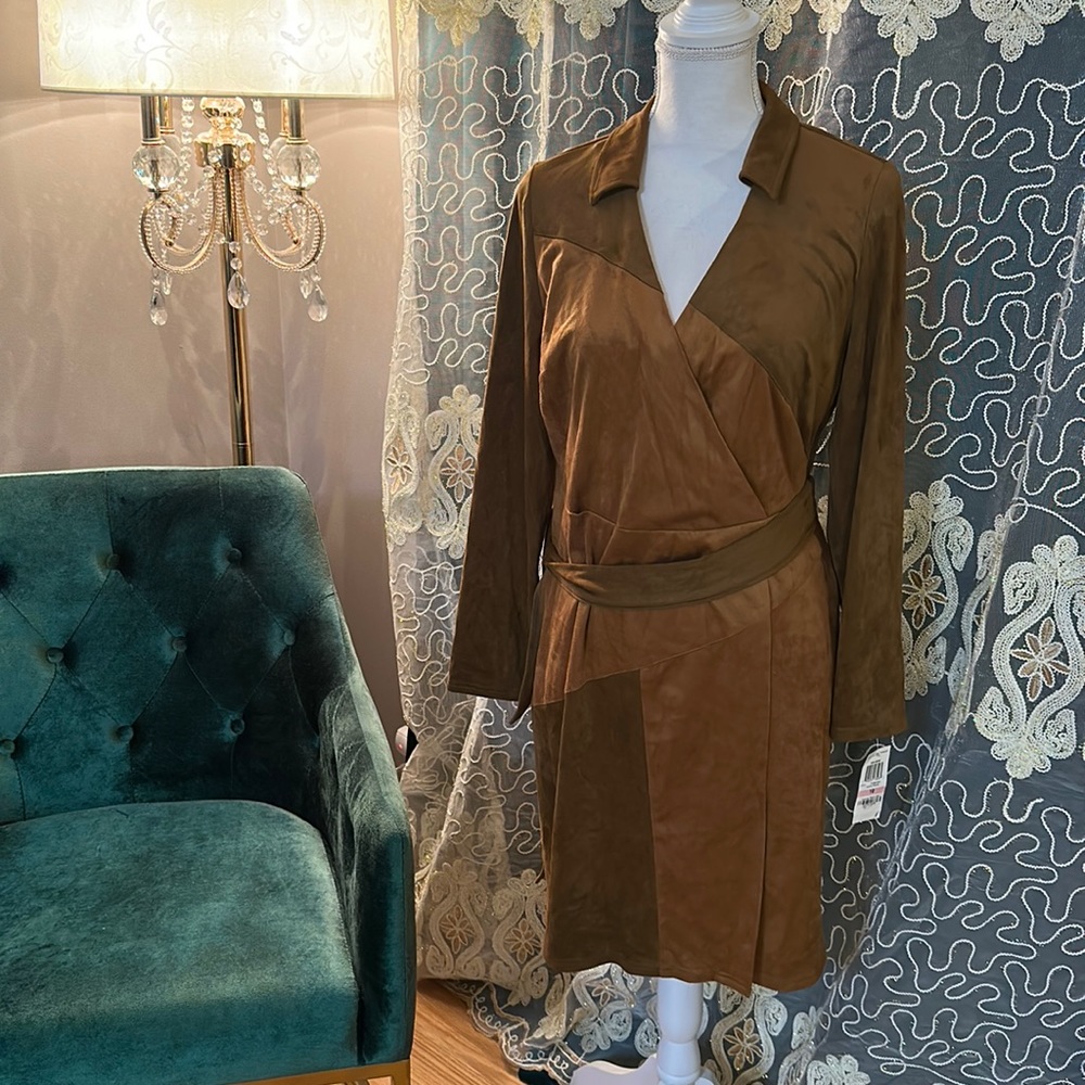 International concept knee length faux moleskin velvet dress w belt